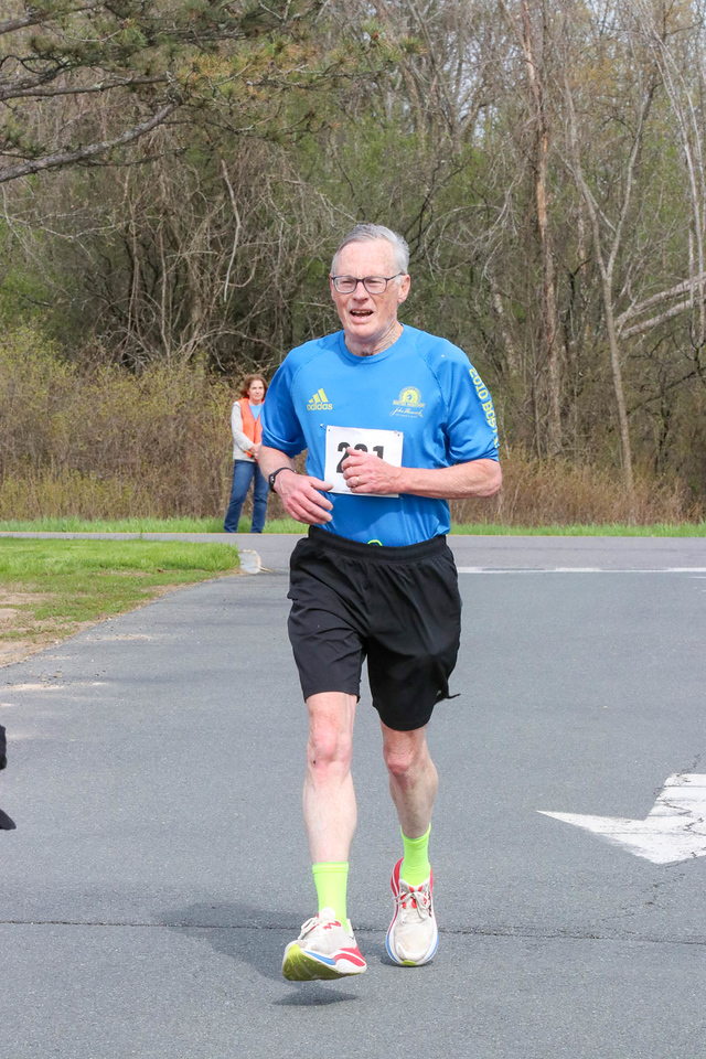 Dave Rowell running a race